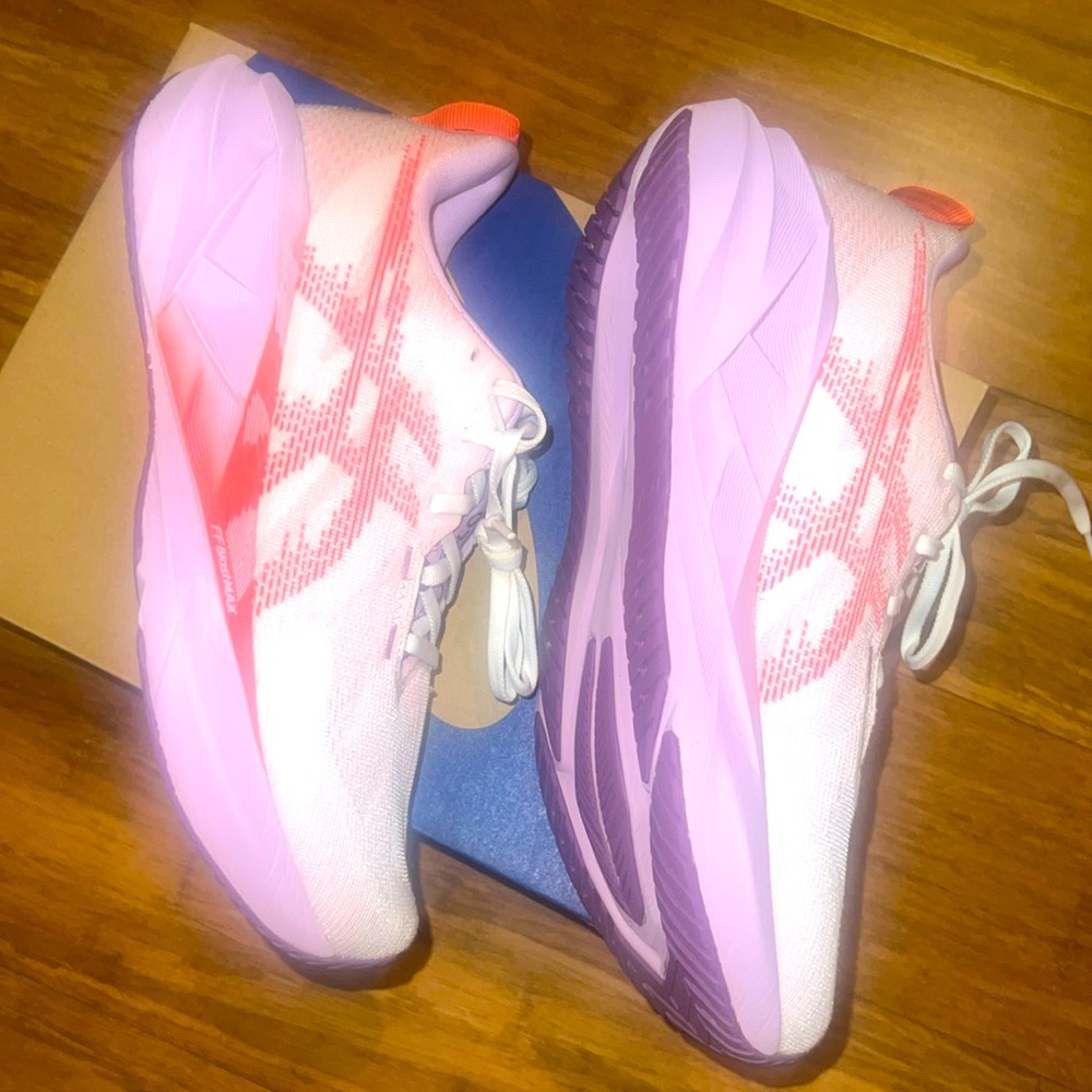 Asics Pink and Orange Athletic Shoes Sleek Design - Picture 6 of 8